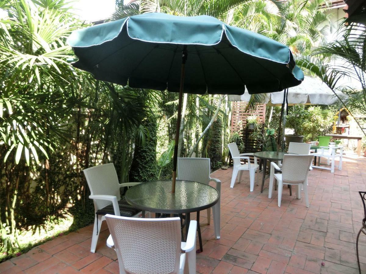 The Travellers Arms Chiang Mai Exterior foto